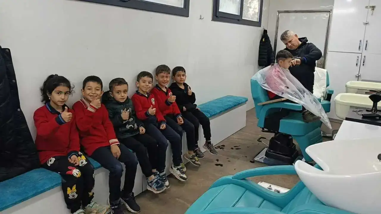 Antalya’da Mobil Kuaför Tırı Karış Karış Kırsalı Geziyor! 6